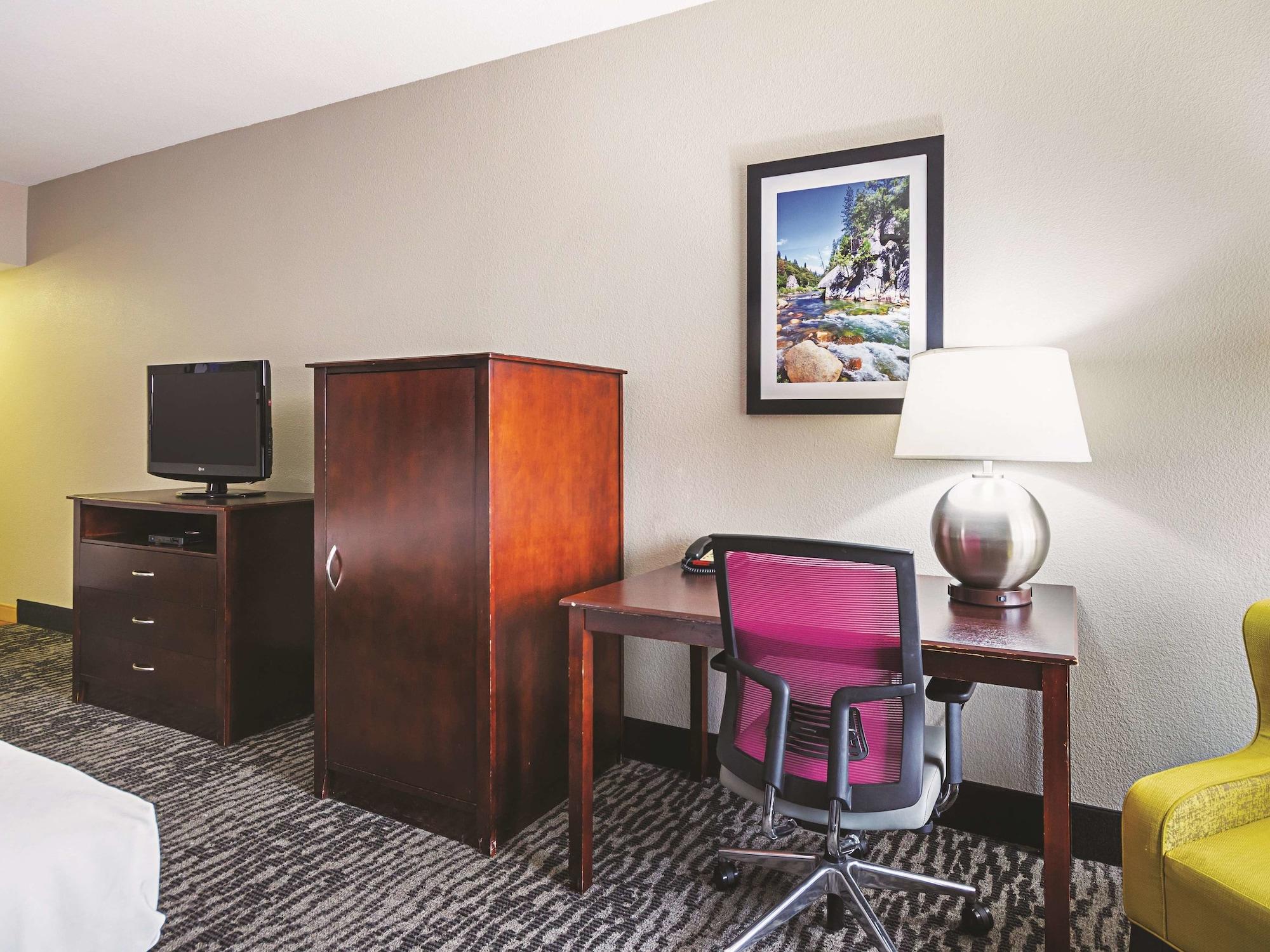 La Quinta By Wyndham Northwest Hotel 2*
