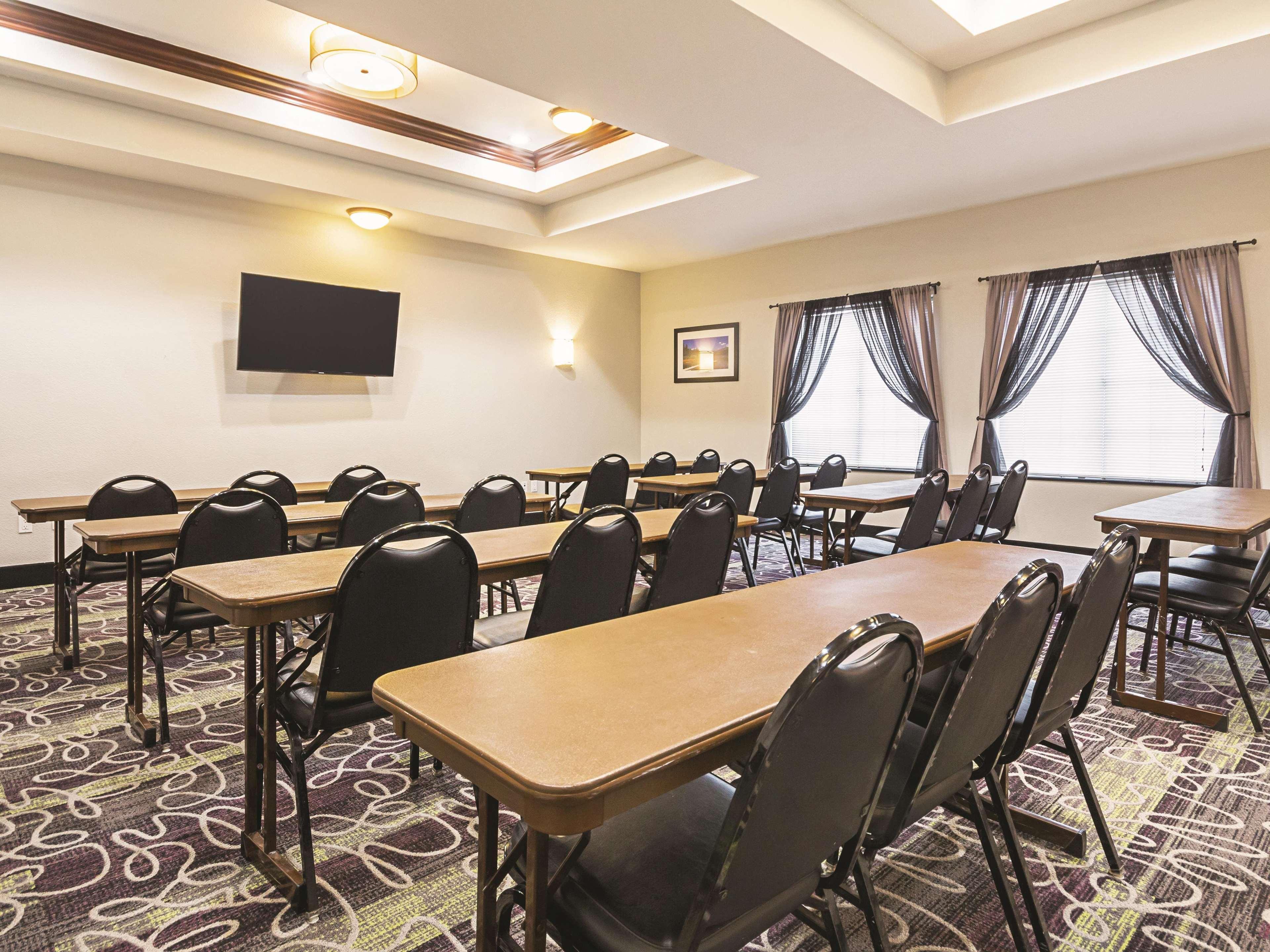 La Quinta By Wyndham Northwest 2*